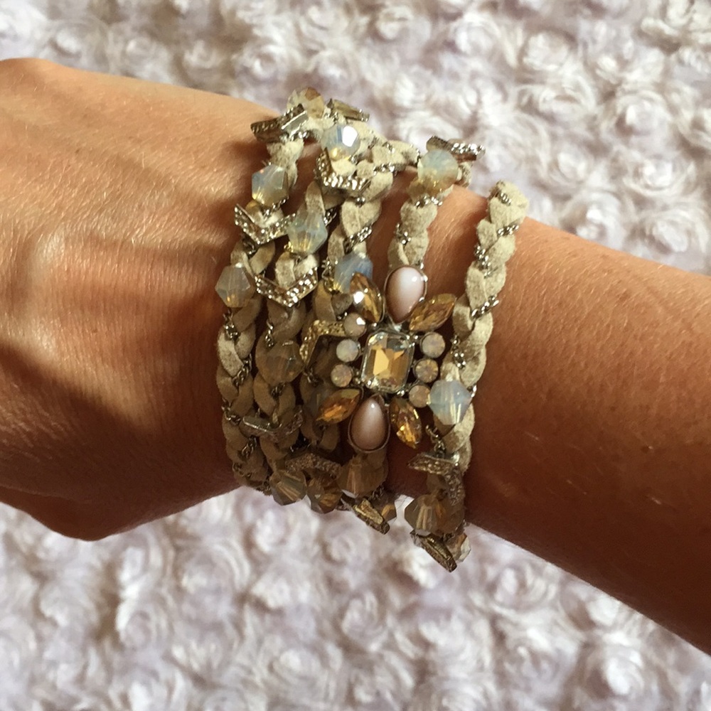Women’s cream rope bracelet.